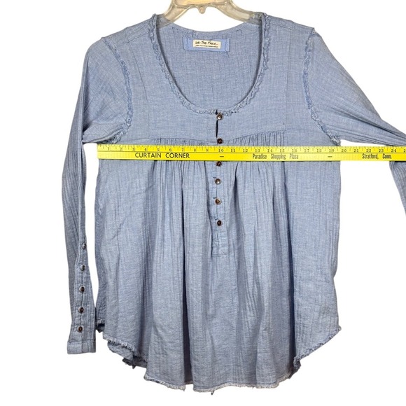 We The Free, FREE PEOPLE Sand Dune Henley Top, Blouse, Blue, Size Medium - Picture 4 of 9